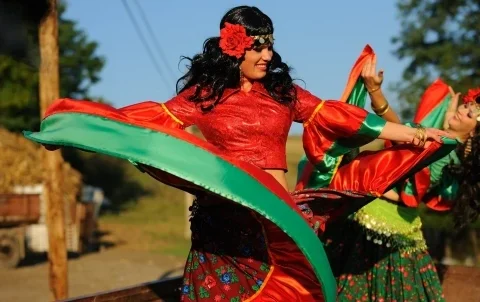ANUNŢ: Vă invităm la Sărbătoarea ROMILOR!!!