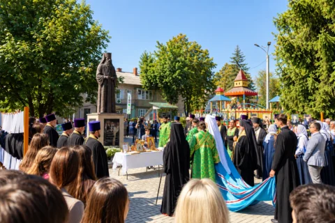 În municipiul Edineț a fost dezvelit monumentul Sfântului Cuvios Sofian de la Antim
